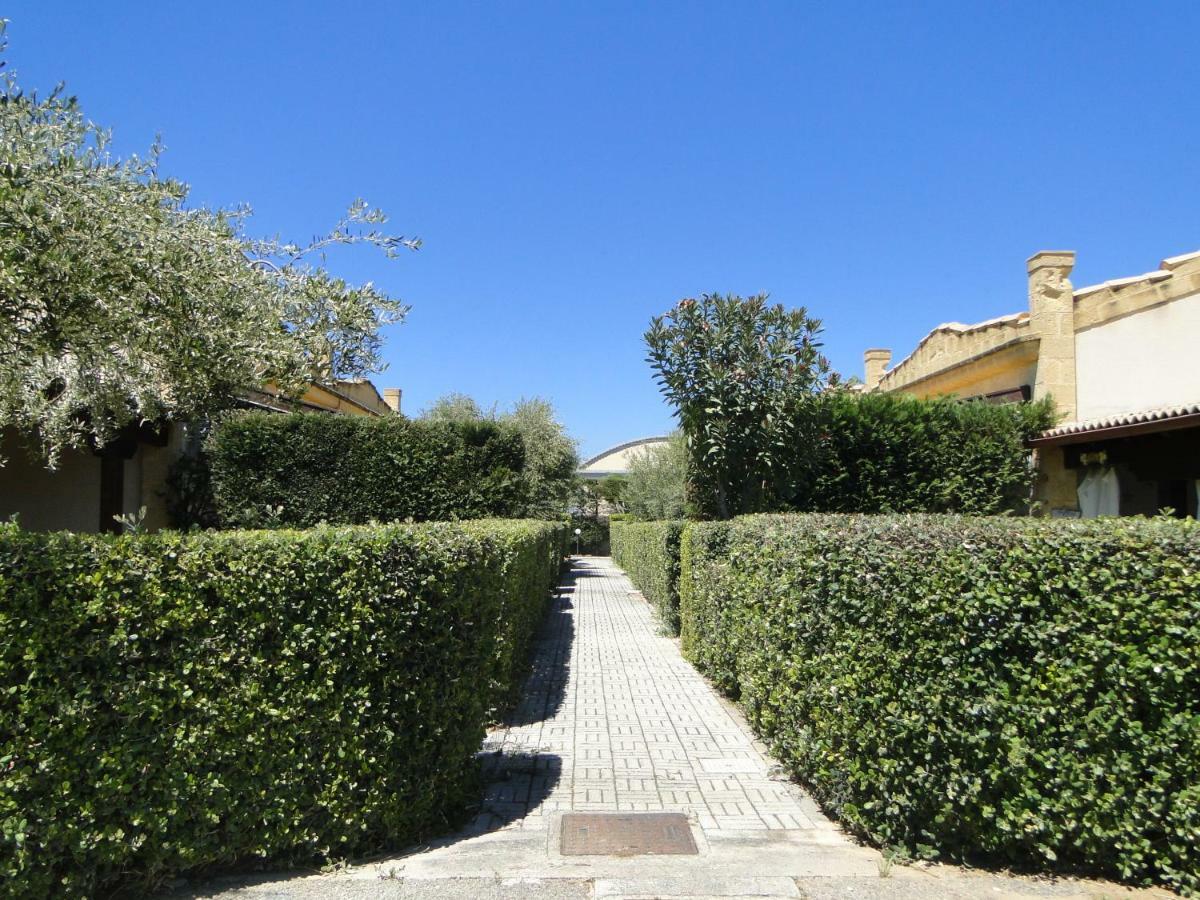 Bed and Breakfast Le Vele Campofelice Di Roccella Exterior foto