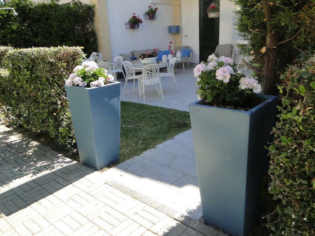 Bed and Breakfast Le Vele Campofelice Di Roccella Exterior foto