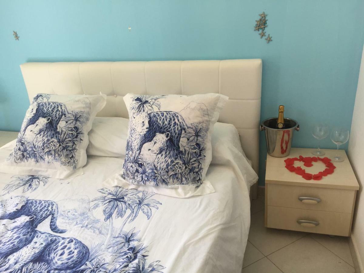 Bed and Breakfast Le Vele Campofelice Di Roccella Exterior foto